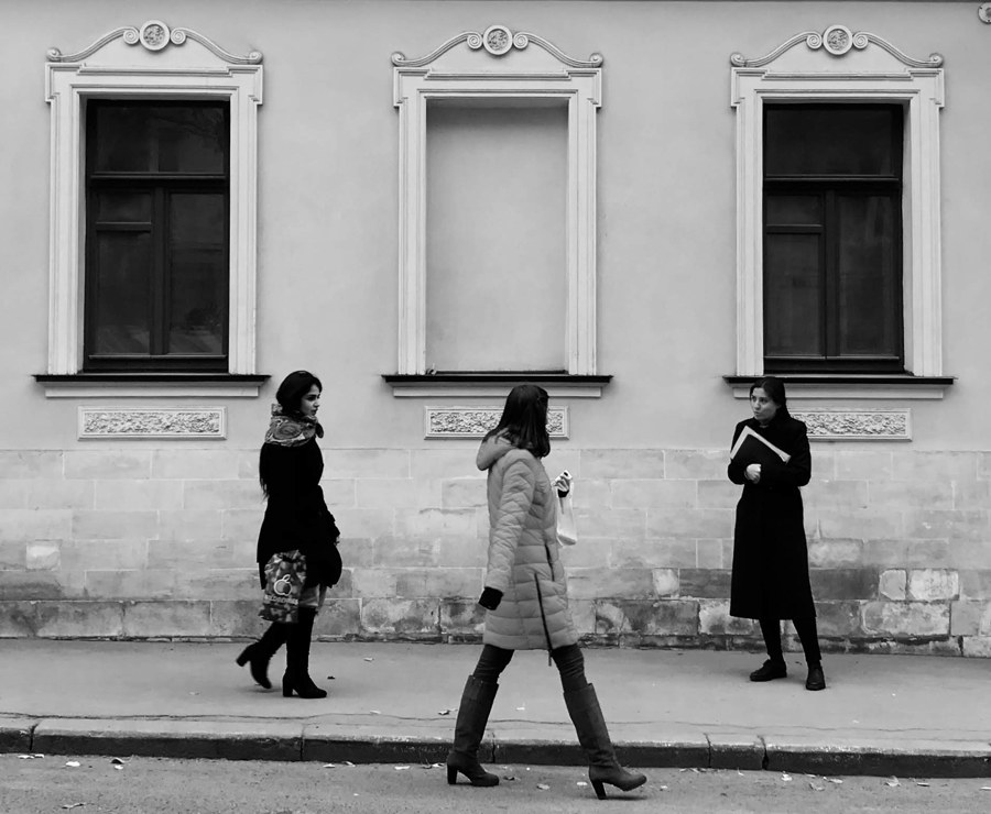 Walking past the windows — Moscow, 2017